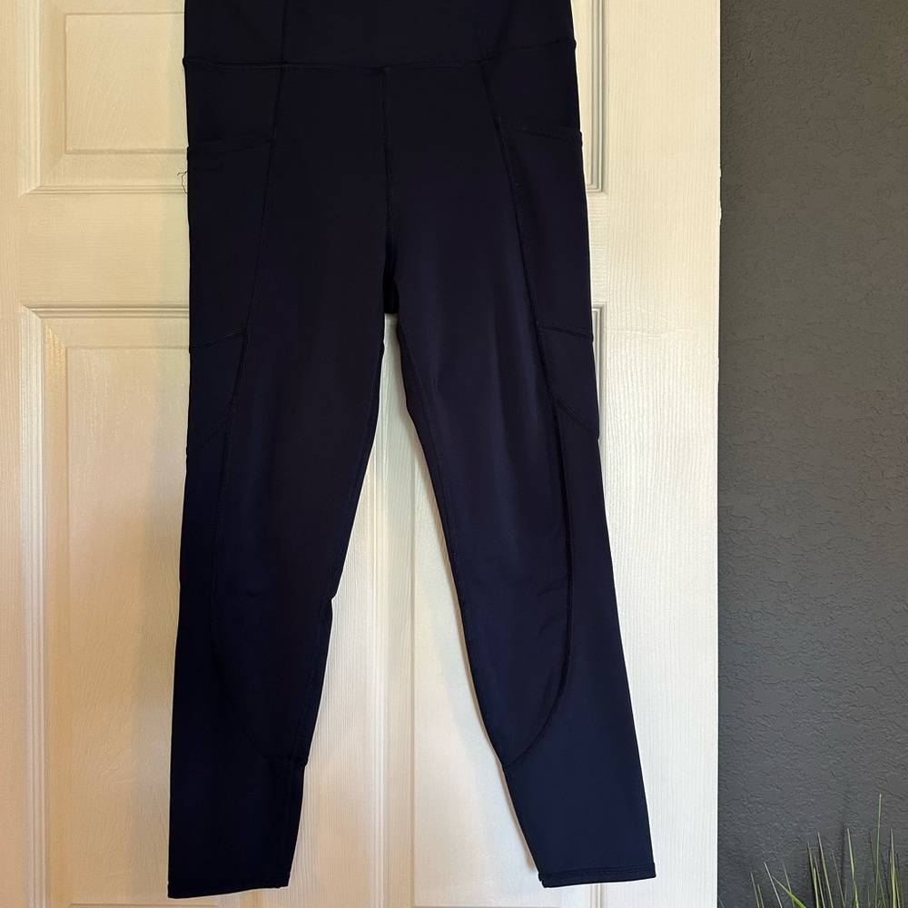 Threads 4 Thought Leggings